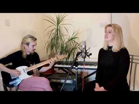 Jorigė Jurgutytė ir Niels Bakx. Kuršiška Vėlinių daina