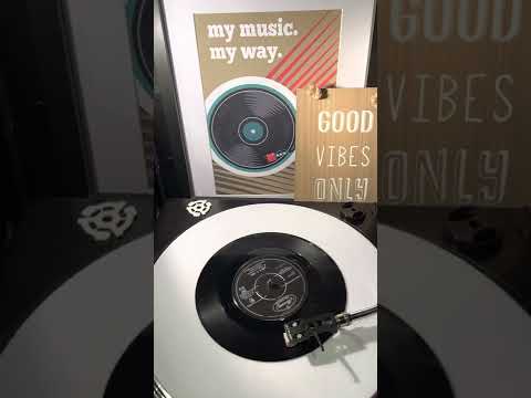 Lesley Gore - She’s A Fool ( Vinyl 45 ) From 1963 .