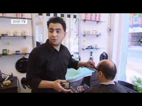 "Vom Gastarbeiter zum Nachbarn": Streitbare Ministerin Aygül Özkan | Politik direkt