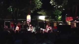 Redd Kross performing Frightwig&#39;s &quot;Crazy World&quot;