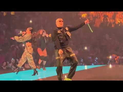 Bad Bunny Becky G Mayores Live