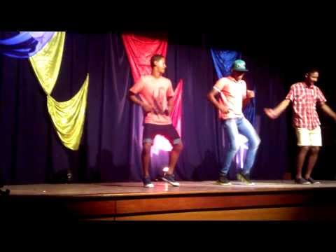 Mc Nayno e HG ( Apresentação - Show De talento )  Betty Xuca