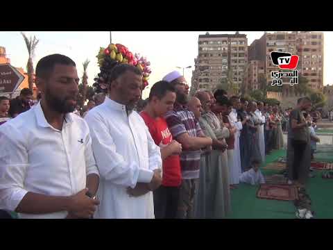 الآلاف يؤدون صلاة عيد الأضحى في مسجد عمرو بن العاص 