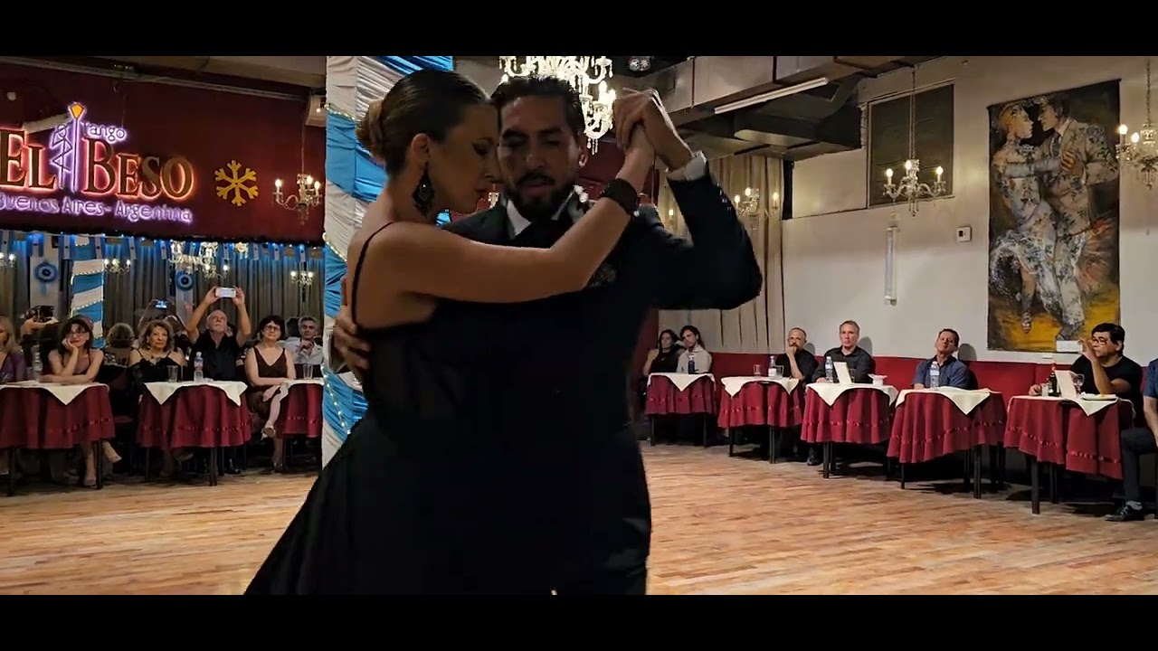 Video thumbnail for Jose Luis Salvo y Carla Rossi, Milonga del Beso, del 05/03/23, Milonga El Beso em, BA - 2/4