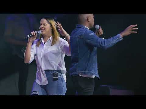Intro + Algo Está Pasando - Oasis Ministry (Live From San Juan, PR)