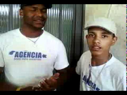 Felipe Oliveira e Jonathan cantam - 29 de julho - Borel.mp4