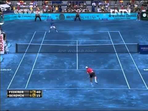 Federer edges Berdych in final