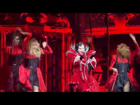 Lady Gaga Performing at OSCAR - Sound of Music