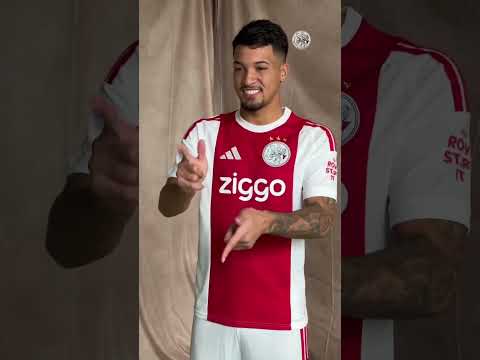 MARCOS LEONARDO DE MODELO EM SUA APRESENTAÇÃO AO AJAX! 🔴⚪🚀 #shorts
