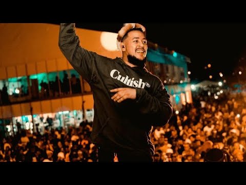 A proposal at AKA’s show - Love is beautiful…