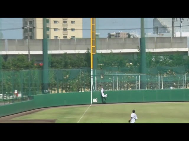 【ファーム】ホームラン性の当たりをナイスキャッチ!! マリーンズ・細谷が超ファインプレー!! 2020/8/15 M-F(ファーム)