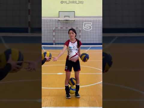 A ținut zece mingi de fotbal!