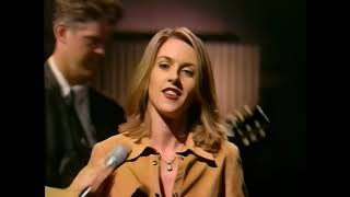 Liz Phair - Mesmerizing (Live Sessions At West 54th 1998)