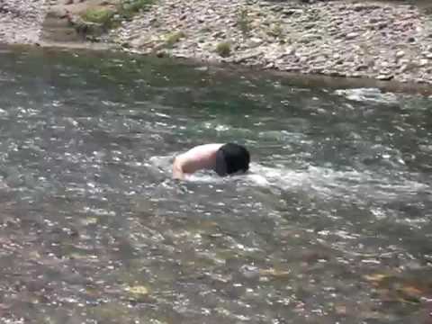 chapuzon en el Panaro  Marano su Panaro, Apenino Tosco Emiliano Italia