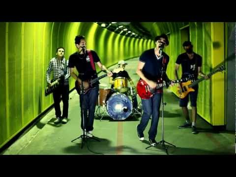 Banda Pisaduras - Confio em Ti (Clipe Oficial)