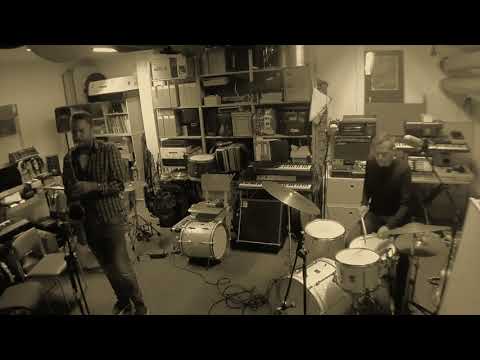 Timo Lassy & Teppo Mäkynen "Calling James" (Official music video)