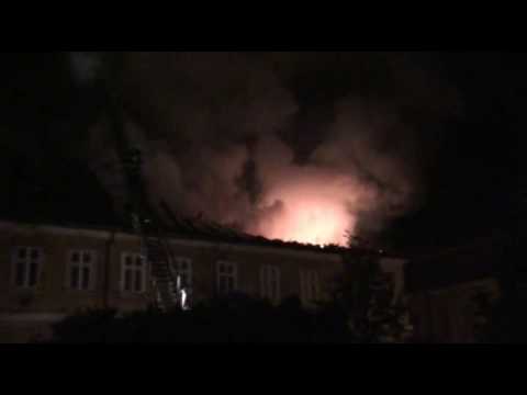 Požár obytné budovy bývalých kasáren v Jaroměři-Josefově 6. 10. 2009