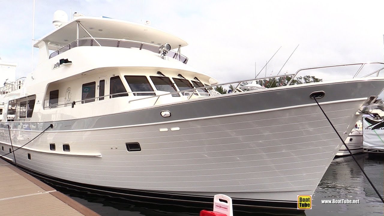 Outer Reef 880 Classic Series Motor Yacht - Deck and Interior Walkaround - 2018 FLIBS