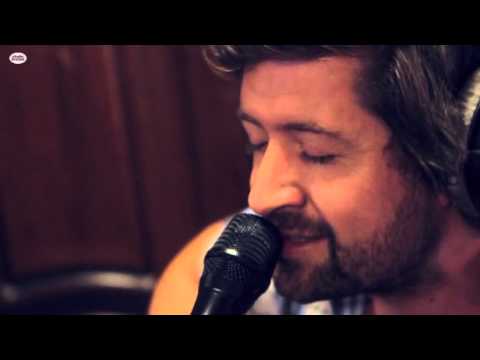Tom Helsen - New Girl [live @ StuBru]