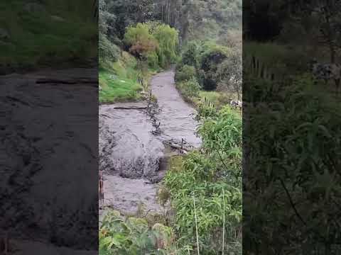 rio nevado avalancha en guican de la sierra