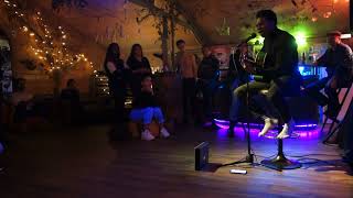 Live music performance to make you special event memorable