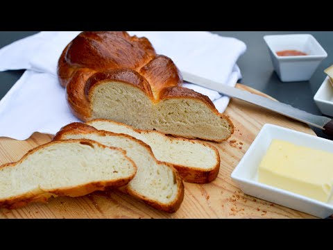 Zopf (Swiss Braided Bread)