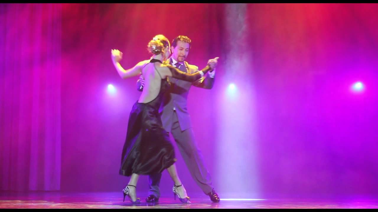 Daniel Oviedo Mariana Casagrande. Milongueando en el 40