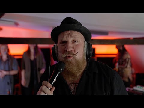 Attic Sessions feat. DR. RING DING - IT HAFFI RAM