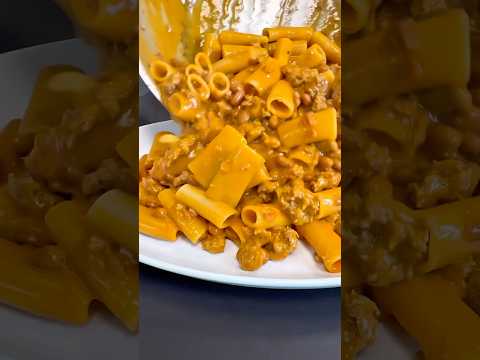 La pasta Salsiccia e Fagioli🤤🐷 la pasta del muratore! Andate a godere e spaccatela di Like!