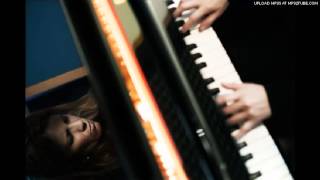Mãe do Mar: Stefania Tallini, piano & composition - GUINGA vocal (words by Thiago Amud)
