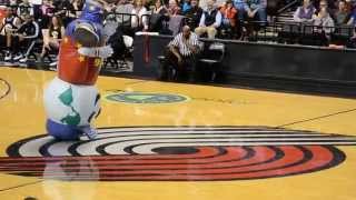 Amazing Mascot Routine!