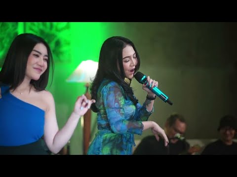 Syahiba Saufa Ft. Shinta Gisul - Rogo Sukmo (Official Music Video)