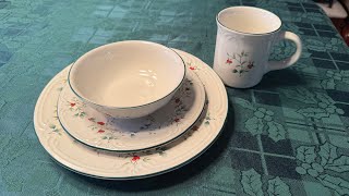 Pfaltzgraff Winterberry Holiday 16 Piece Dinnerware Set, Service for 4, #christmas #ad