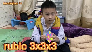 Duy Bảo Chơi RuBic 3x3x3