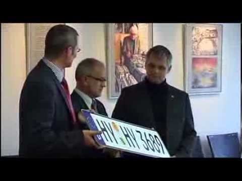 Übergabe: „Riesen"-Kennzeichen für Hoyerswerda - ELSTERWELLE