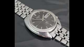 1970 Seiko DX Automatic men's vintage watch on original bracelet.  Model reference 6106-6003