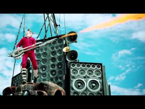 Conan O'Brien arrives at Comic Con - GIF