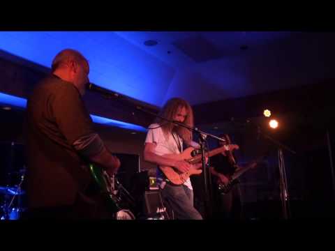 Guthrie Govan and Mike Keneally at the G4 experience playing Zomby  Woof.