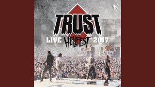 Surveille Ton Look (Live)