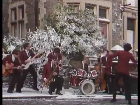 Subterranean Homesick Blues on the Young Ones (cash)