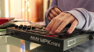 Video thumbnail for Testing Akai Professional MPK Mini MK3 by veryviolet