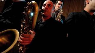 Atem Sax Quartet - P. Glass - Saxophone Quartet - II -