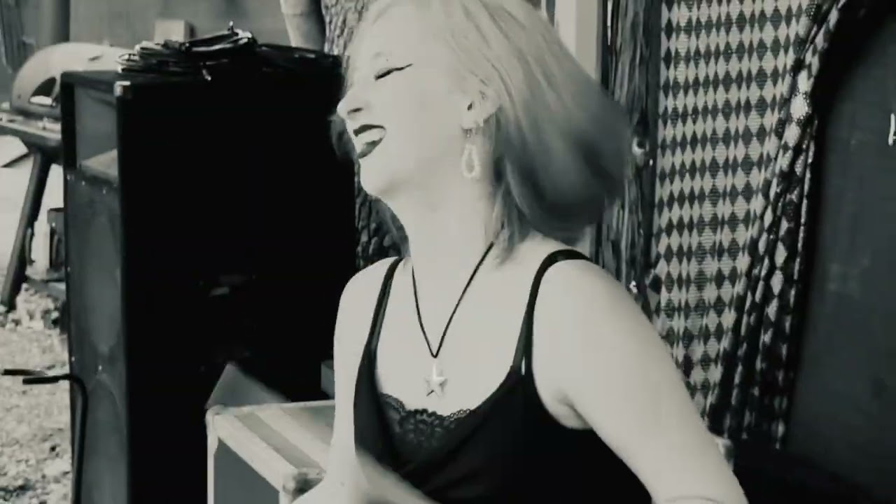 Promotional video thumbnail 1 for Etôile Vǒyage - Goth Wedding Band