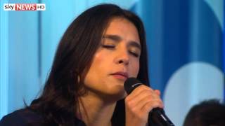 Jessie Ware performs Say You Love Me on Entertainment Week