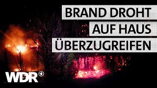 Silvester: Feuerwerk setzt Gartenlaube in Vollbrand | S07/E06 | Feuer &amp; Flamme | WDR