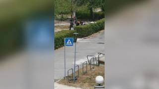 Parco Tarello, un mese dopo l'intervento della Loggia I clochard fanno il bucato alla fontanella ...