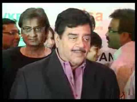 Grand Premiere Of 'Hum Dono Rangeen' - Bollywoodhungama.com