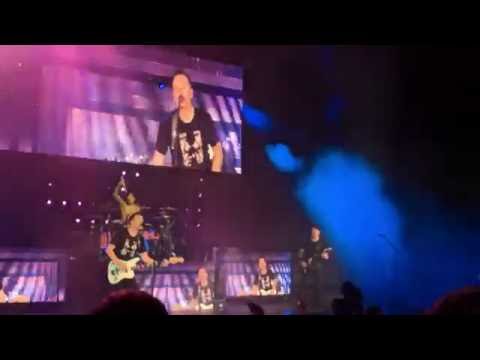 "She's Out of Her Mind" (LIVE DEBUT) & "Man Overboard" Blink 182 w/Matt Skiba - Irvine Meadows 9/29