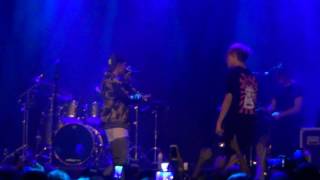 Bars and Melody - Turn it up