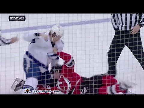 Mike Blunden vs Bobby Farnham
